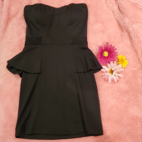 Peplum mini dress - Picture 1 of 8
